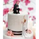 Cake topper con sposo in ginocchio