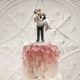 Cake topper con sposa in braccio allo sposo