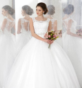 Abito da sposa in pizzo e tulle stile principesco