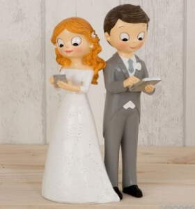 Cake topper sposi con smartphone