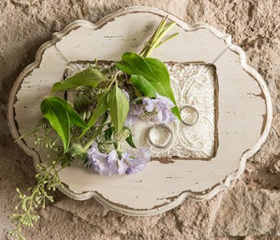 Cuscino portafedi di lino bianco stile vintage