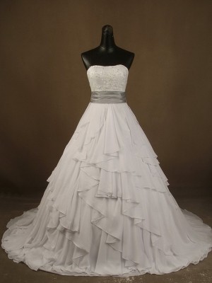 Abito da sposa classico Mod. Lauretta