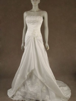 Abito da sposa classico Mod. Marinella