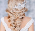 5 accessori per un'acconciatura da sposa perfetta